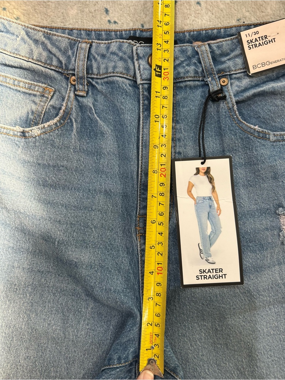BCBGeneration Skater High Rise Straight Leg Medium Wash Jeans Sz 11/30 NWT - Picture 5 of 11